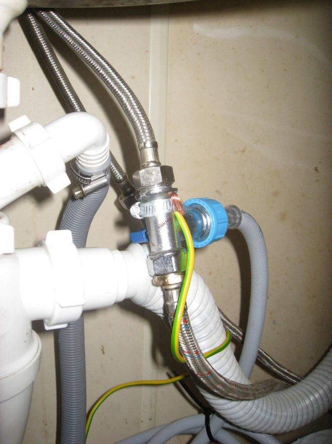 Как подключить посудомойку к электросети, канализации и водопроводу, ошибки и рекомендации