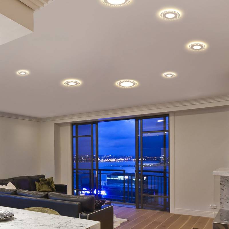 Как сделать современное освещение в гостиной с натяжным потолком