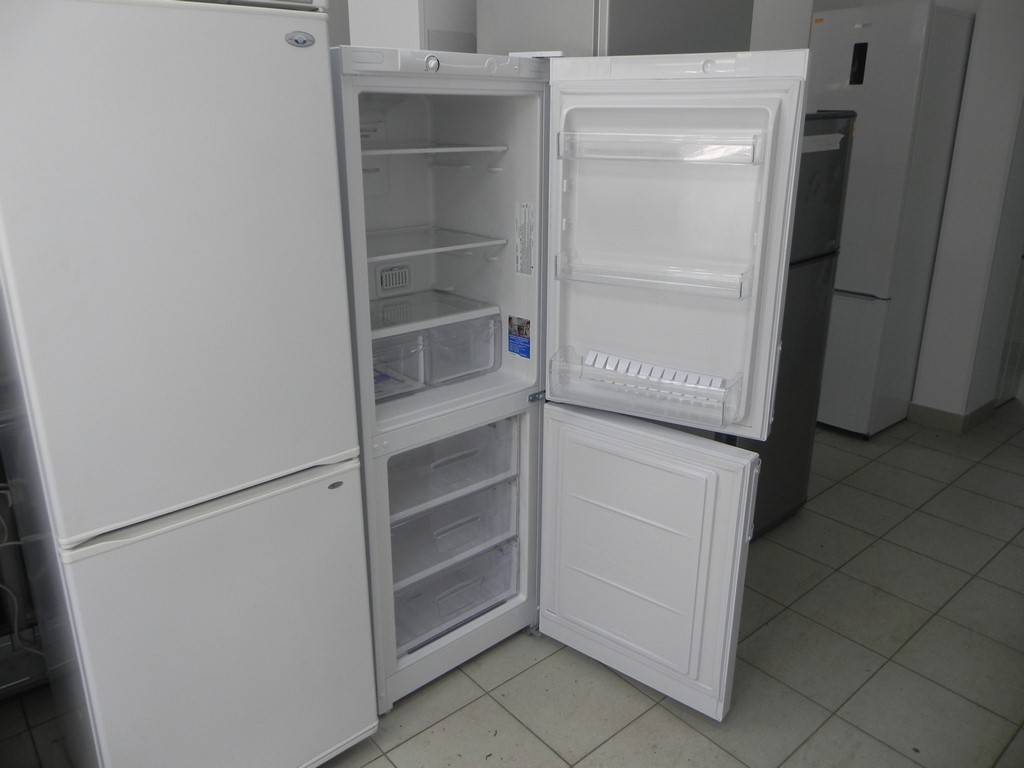 Холодильник купить цена индезит. Холодильник Индезит ef16. Холодильник Индезит 23999. Индезит EF 16. Холодильник Индезит ноу Фрост.