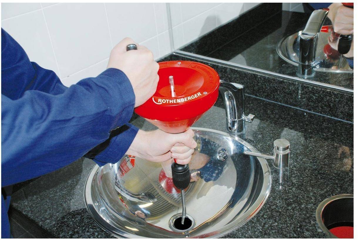 Чем прочистить сливную трубу или как промыть засор канализации в домашних условиях