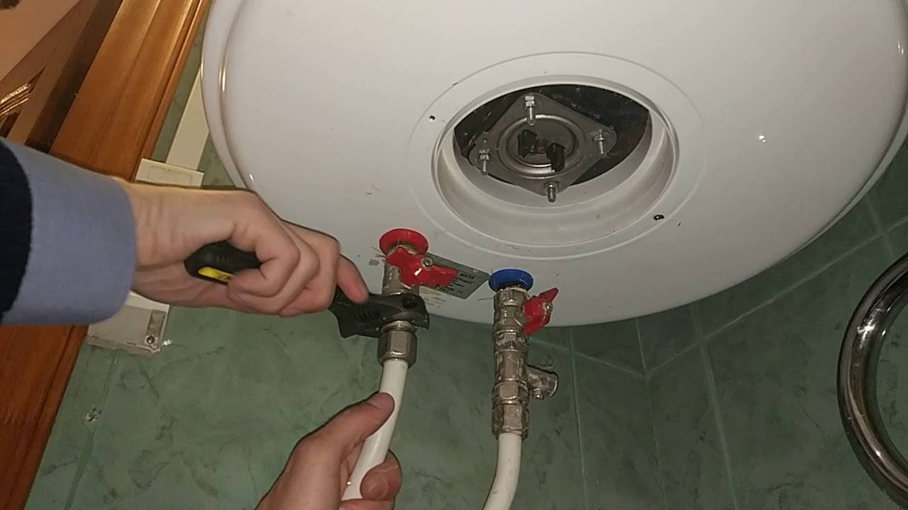 Как правильно слить воду из накопительного водонагревателя