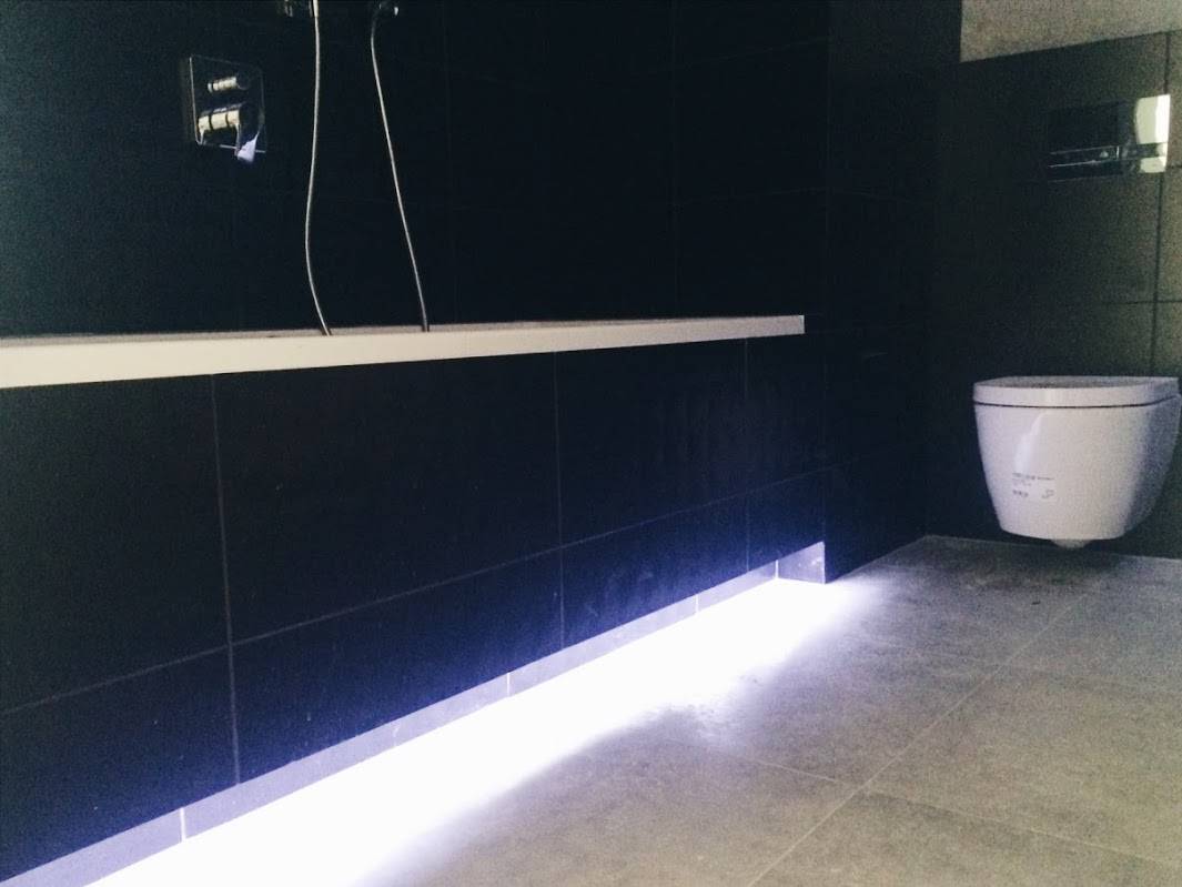 Освещение в ванной комнате своими руками + фото - vannayasvoimirukami.ru