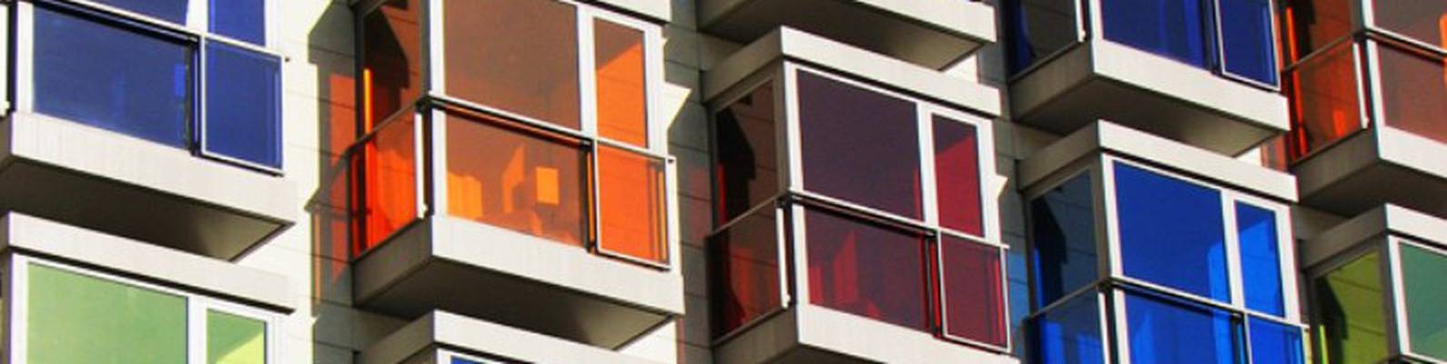 Тонировка балконов и лоджий: окон и их дизайн, панорамное остекление и зеркальная пленка