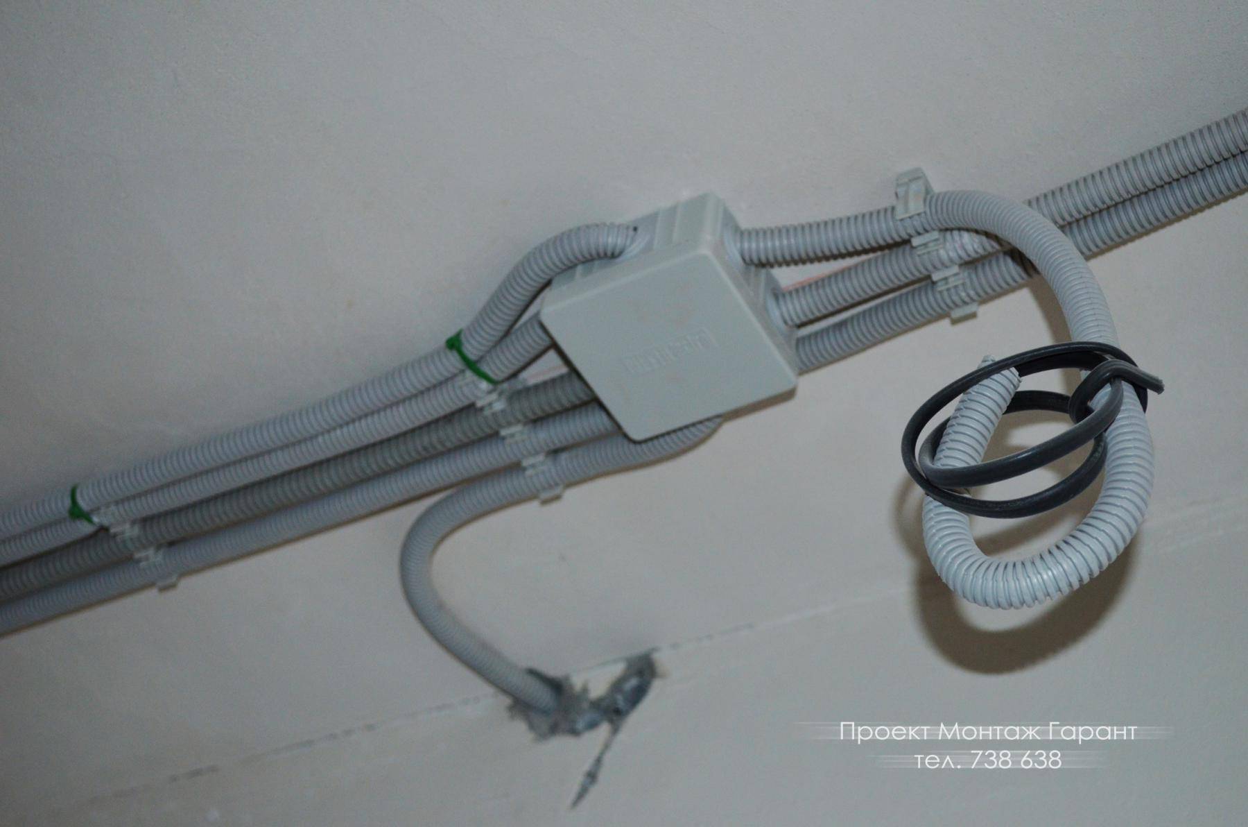 Гофра для прокладки кабеля в стене