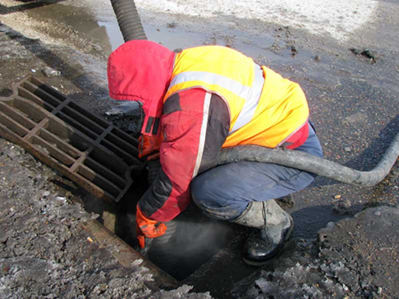 Прочистка ливневой канализации: пошаговая инструкция