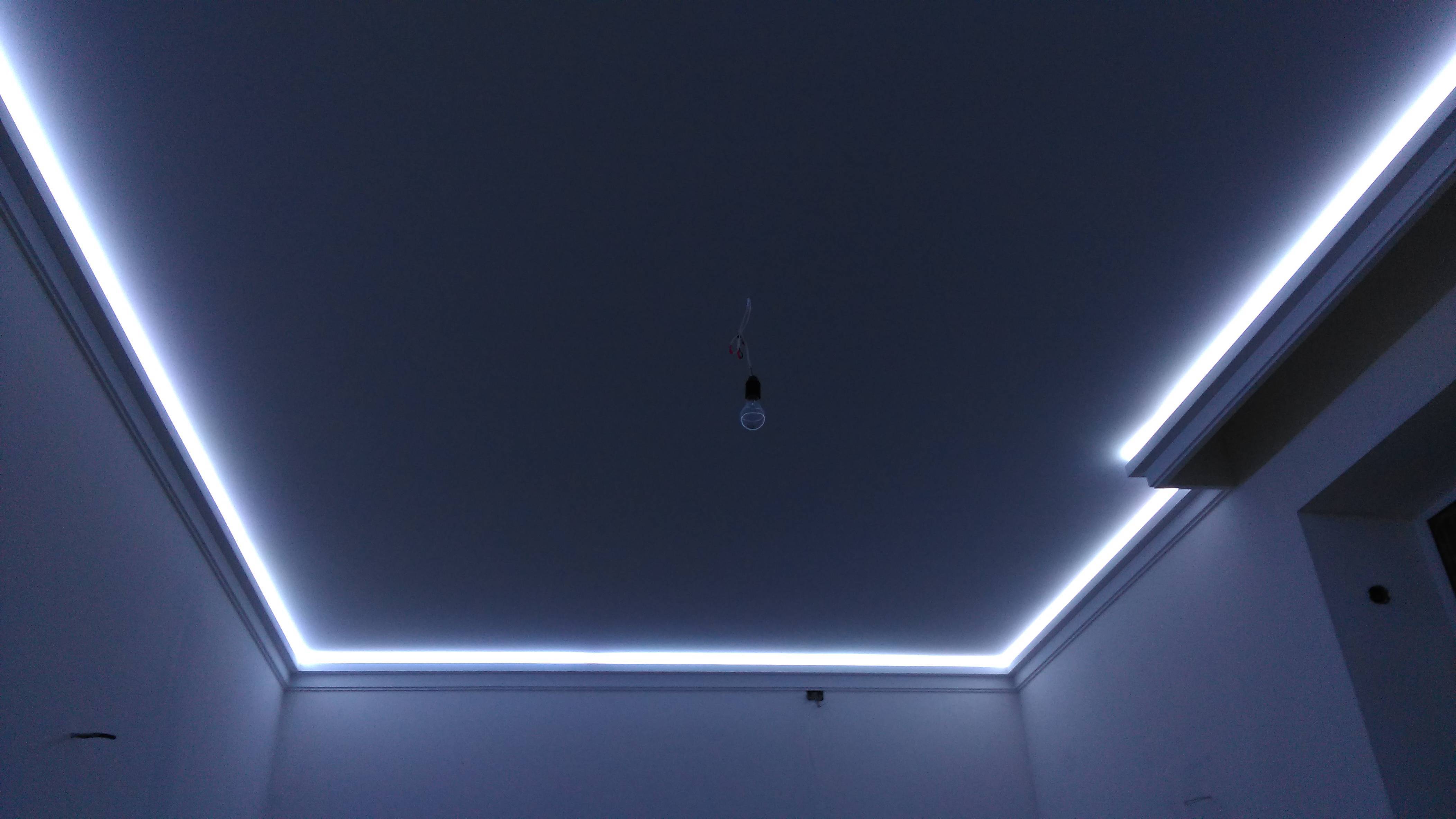 Светодиодная лента под натяжным потолком (33 фото): как сделать и установить подсветку на натяжном потолке, варианты монтажа диодной ленты – ремонт своими руками на m-stone.ru