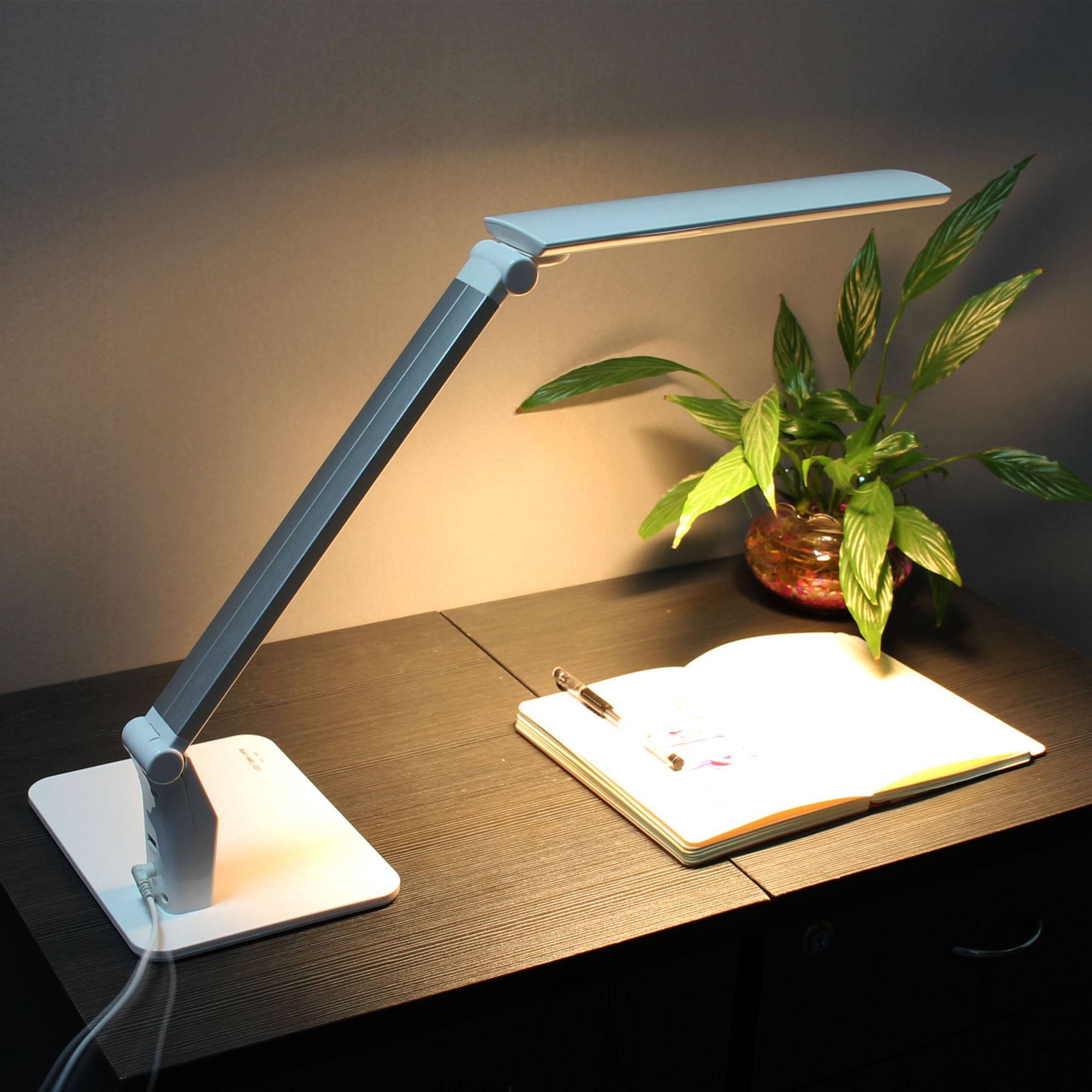 Выбор настольной лампы на струбцине: светодиодная, офисная, для рабочего стола