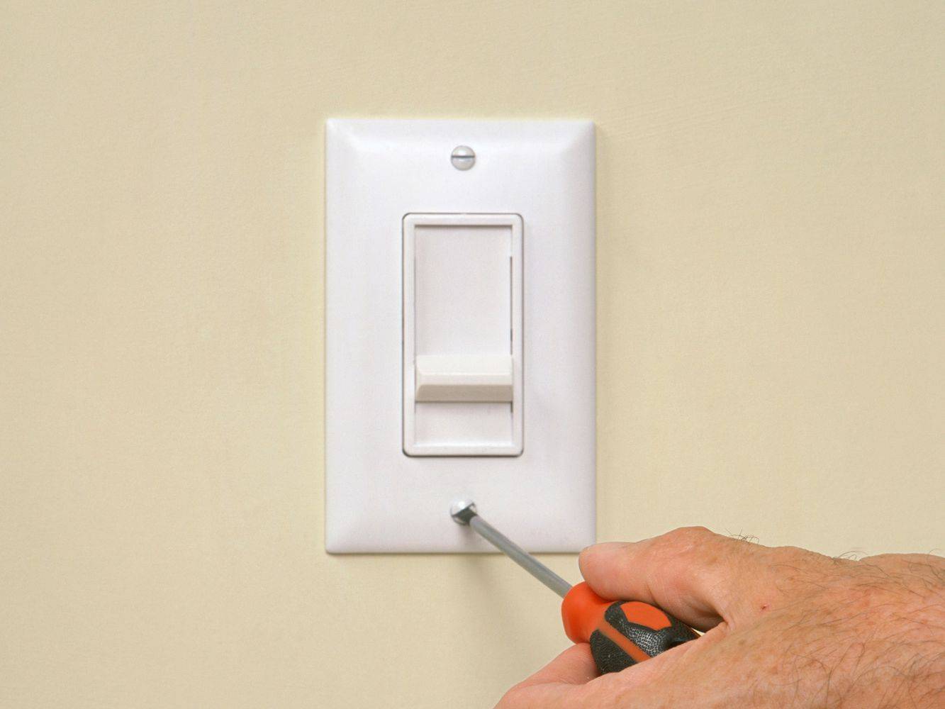Порядок разборки выключателей света: одно-, двух- и трехклавишные выключатели