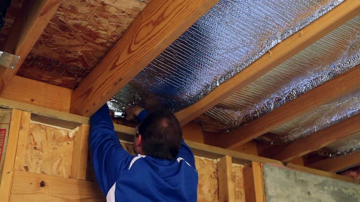 Утеплить потолок в деревянном доме: своими руками, чем утеплять и как правильно, в частном доме и снаружи, схема и видео