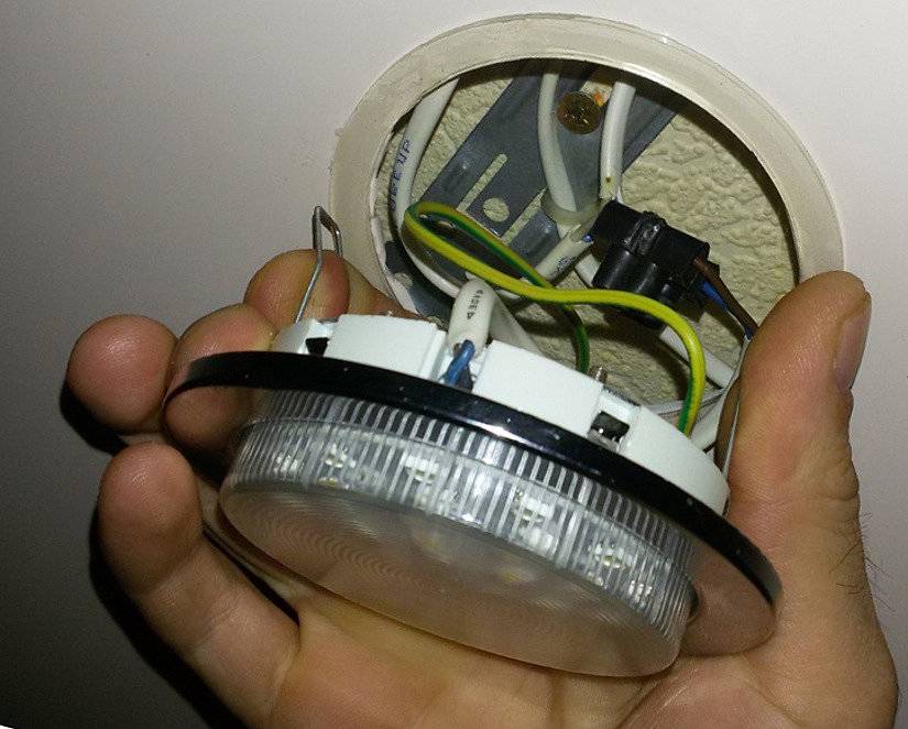 Ремонт энергосберегающих ламп своими руками - схема и инструкция