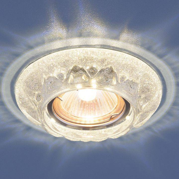 Особенности расположения светильников на натяжном потолке