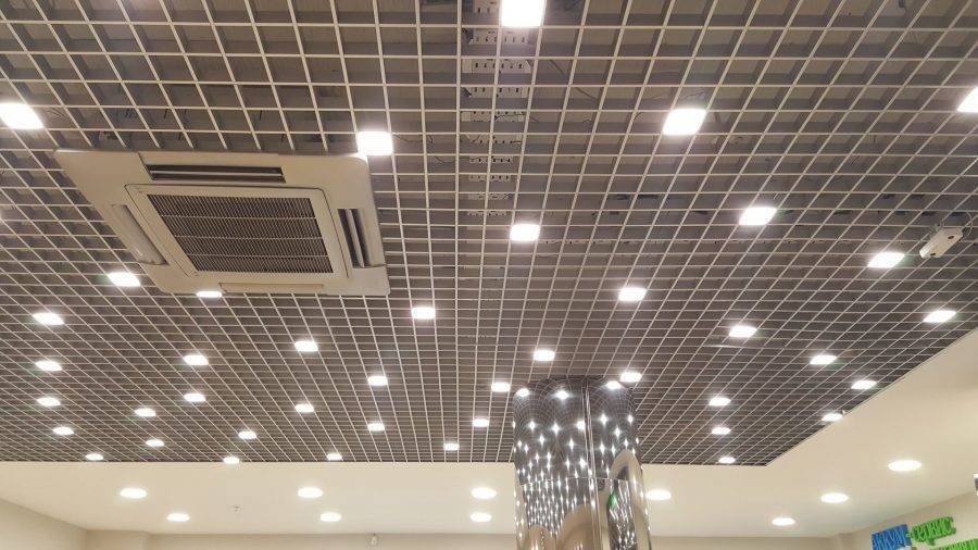 Растровый потолок: подвесной потолок квадратами, как называется потолок из квадратов, как монтировать