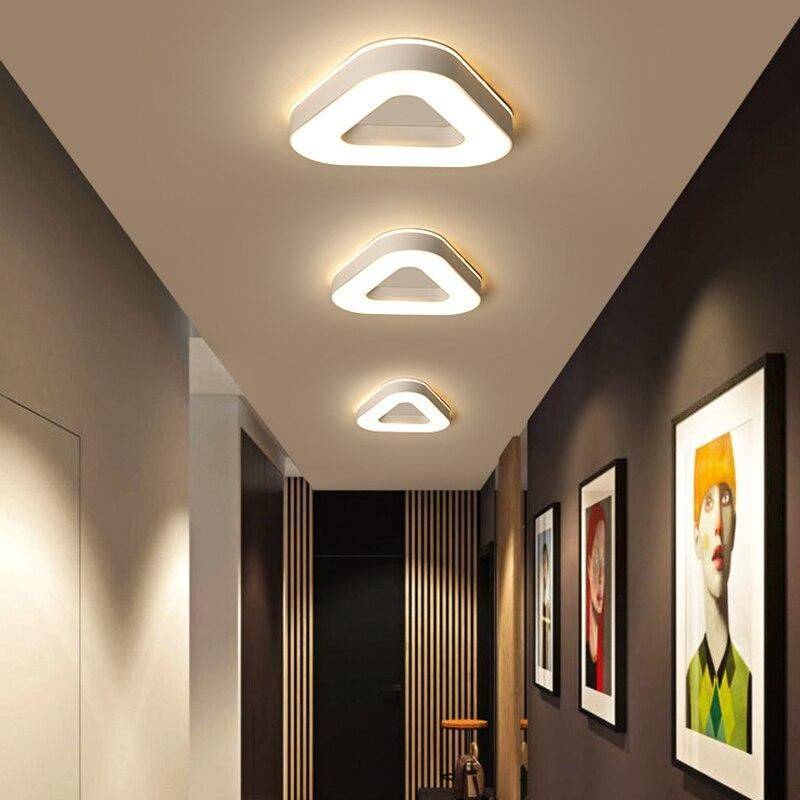 Натяжной потолок с точечными светильниками — 50 лучших фото примеров в прихожей