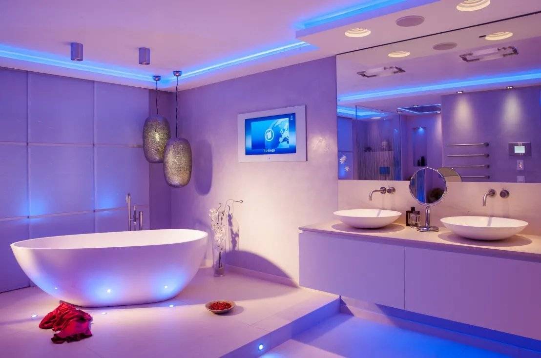 Светодиодный светильник для ванной комнаты, какие выбрать: виды и монтаж