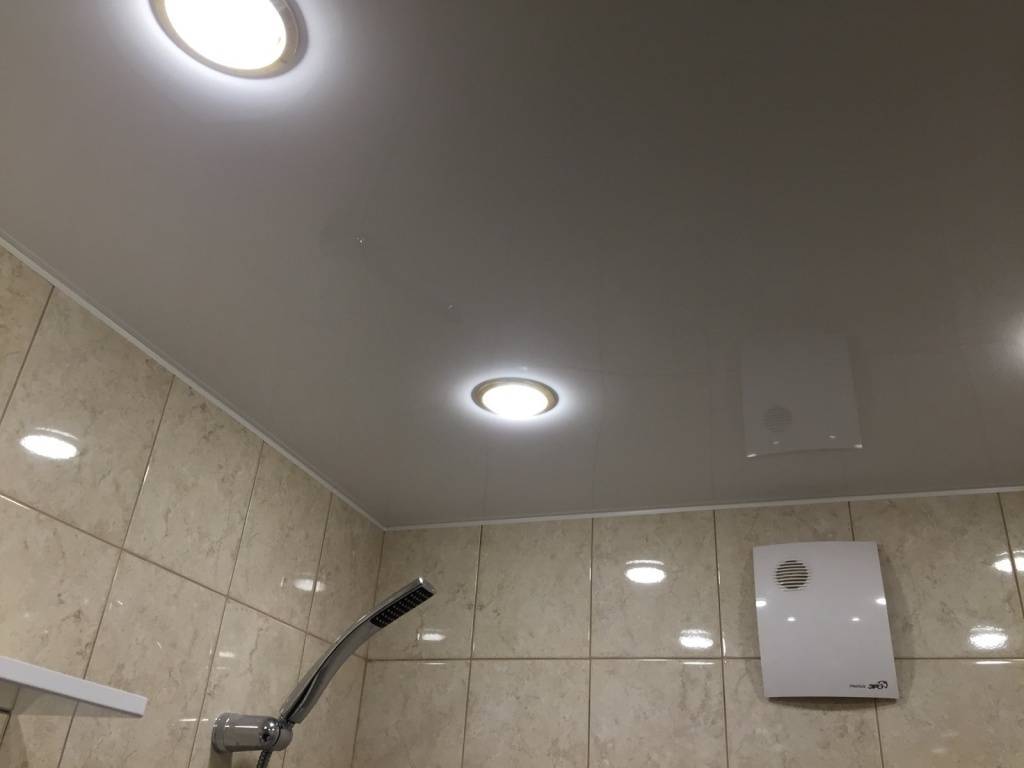 Подбираем освещение для ванной комнаты с натяжным потолком