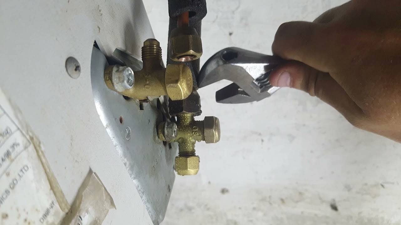 Как демонтировать кондиционер своими руками с сохранением фреона и без сохранения фреона — пошаговая инструкция