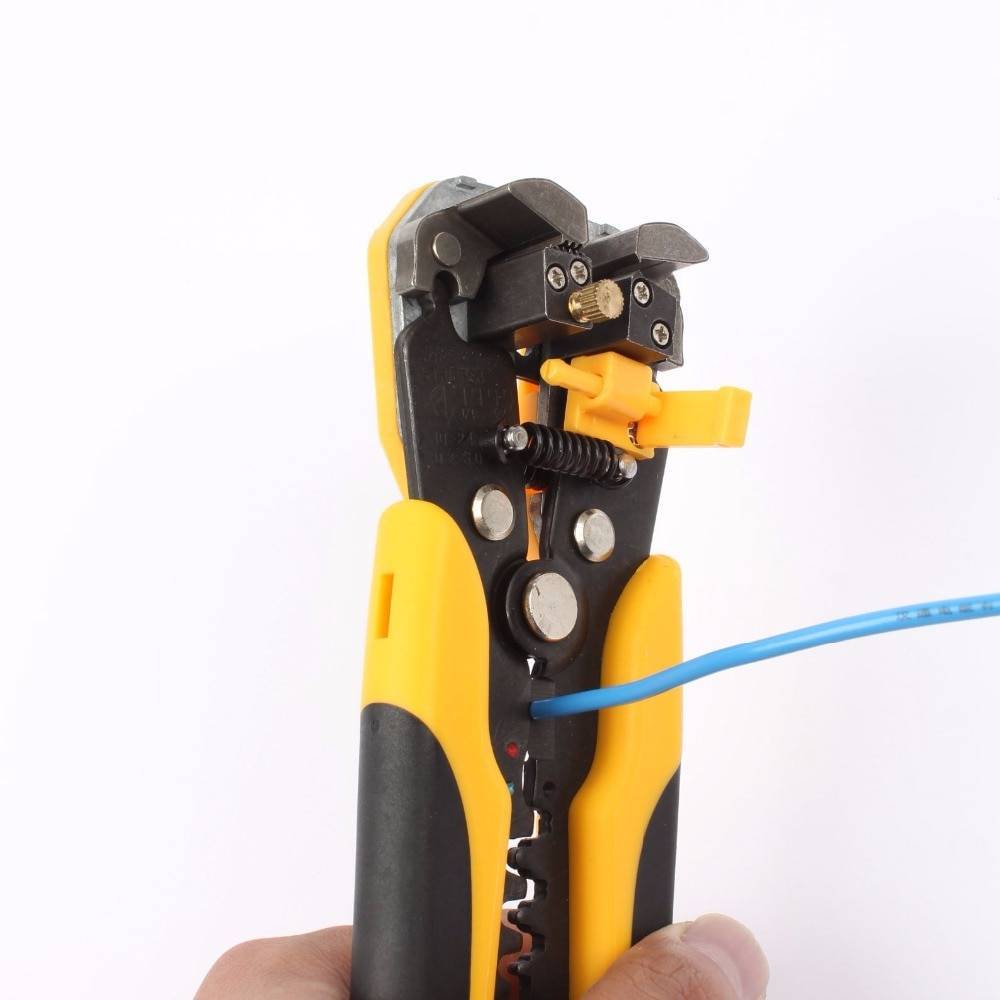 Инструмент для снятия изоляции с проводов – стриппер, клещи и станок .