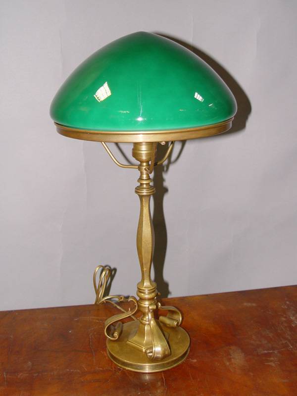 Настольные лампы классика: итальянского производства, из бронзы и других материалов