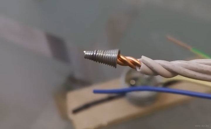 Соединяем провода за 30 секунд с помощью колпачков сиз