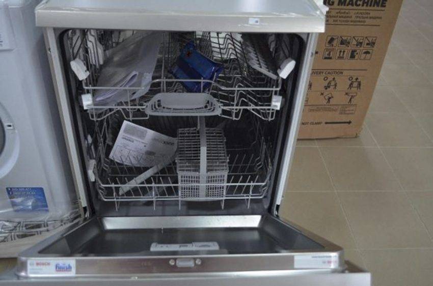 Бюджетная посудомоечная машина bosch sps40e42ru white с малым расходом потребляемой воды