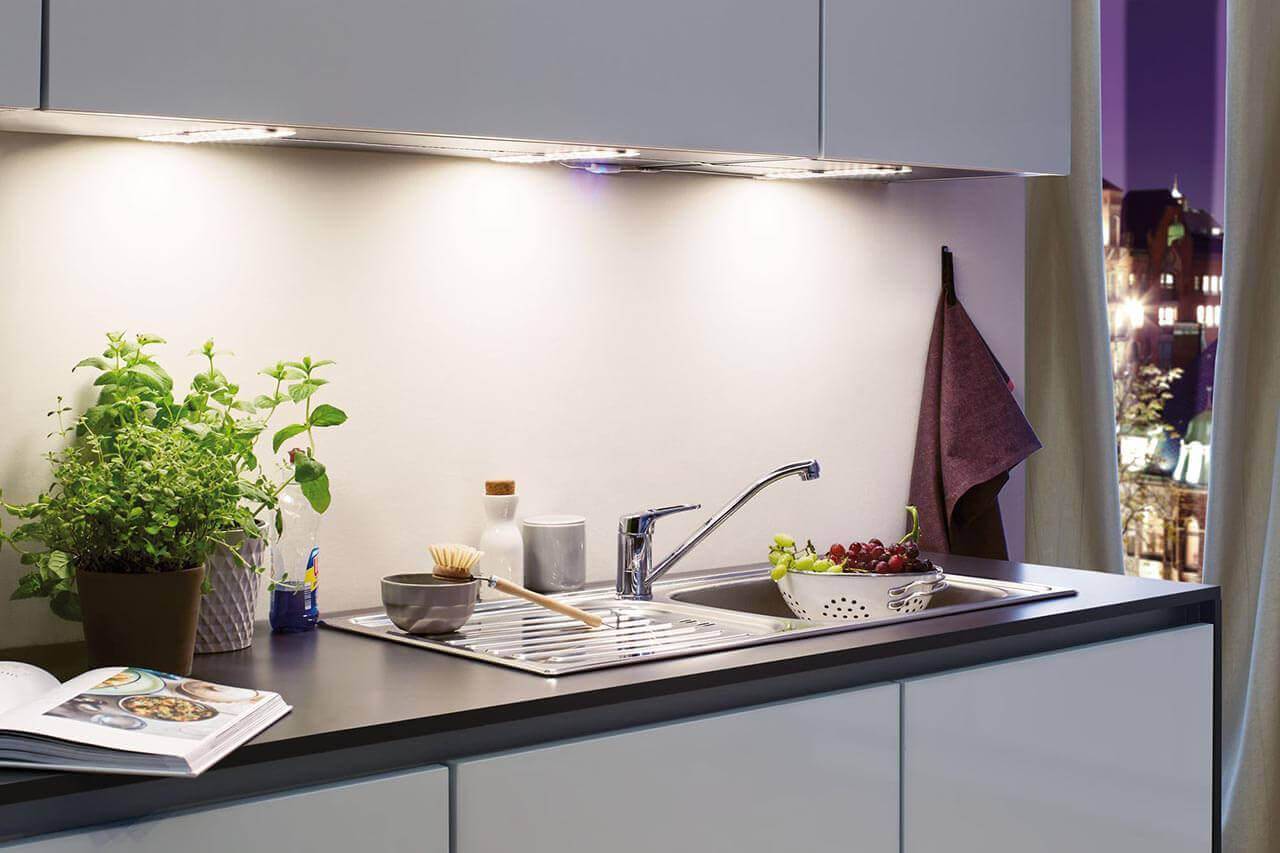 Установка светодиодной подсветки на кухне