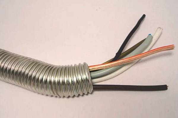 Гофрированная труба для прокладки кабелей и проводов