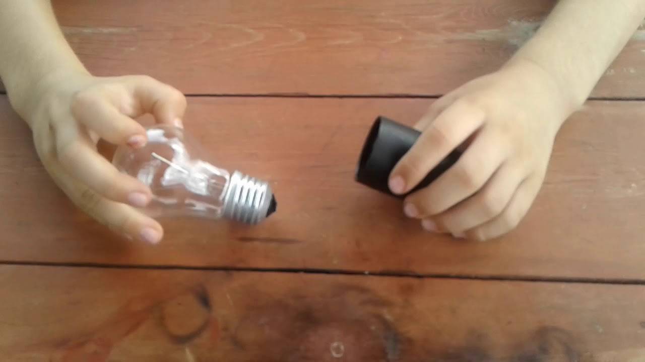 Как вытащить лампочку из патрона если она разбилась