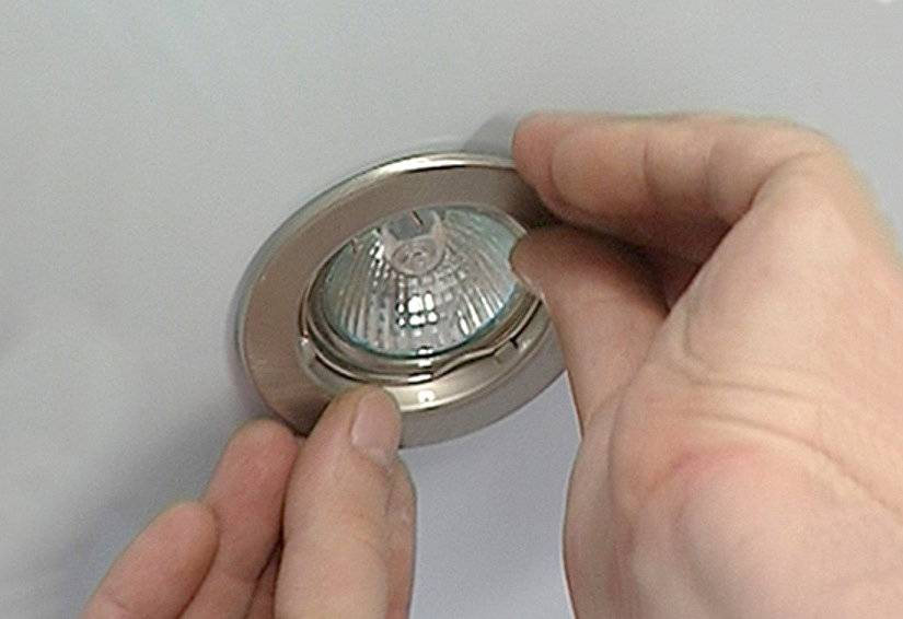 Как менять лампочки в натяжном потолке: как поменять светодиодную потолочную лампочку, как заменить, замена