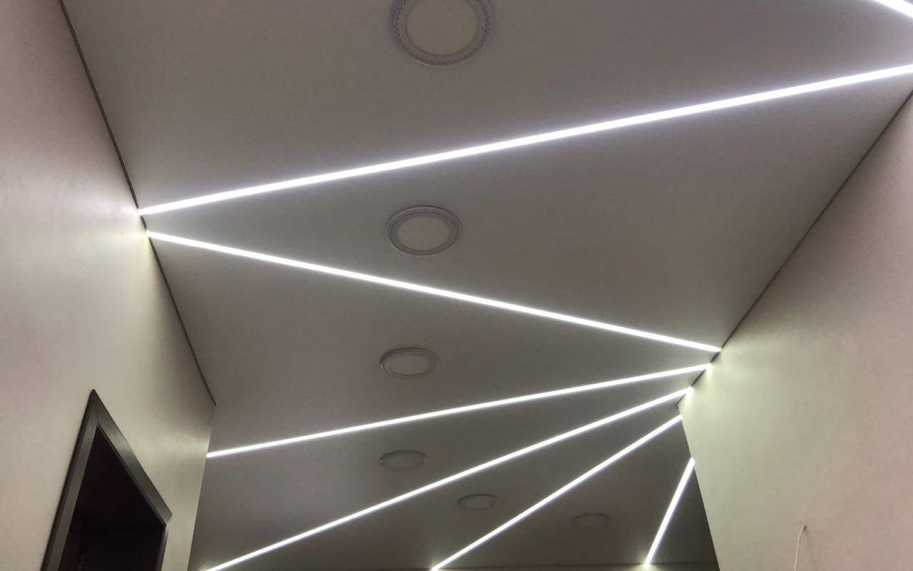 Светящийся натяжной потолок: особенности, инструкция по монтажу