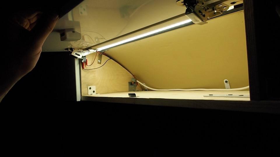 Подсветка в шкаф-купе: правильное изготовление своими руками, преимущества и недостатки