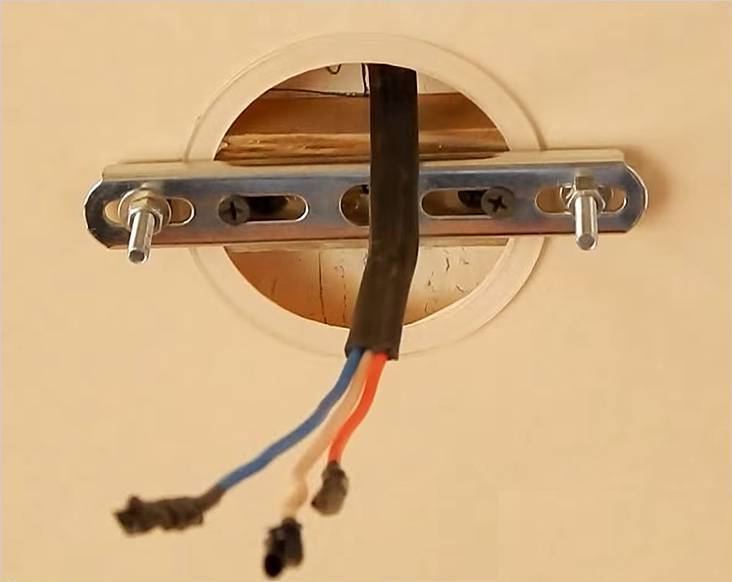 Крепление люстры к натяжному потолку: подробная инструкция с фото