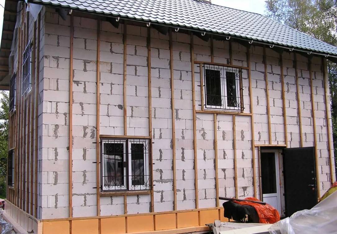 Можно ли утеплять деревянный дом пеноплексом и как это сделать правильно