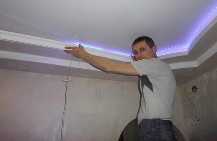 Монтаж и установка светодиодной ленты на потолок