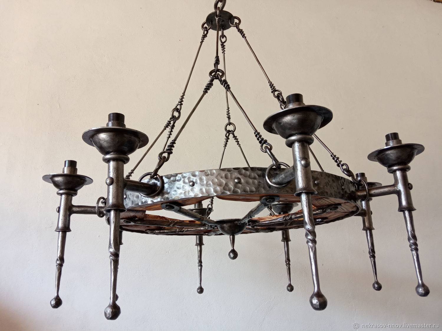 Кованые люстры под старину: светильник потолочный с элементами ковки своими руками