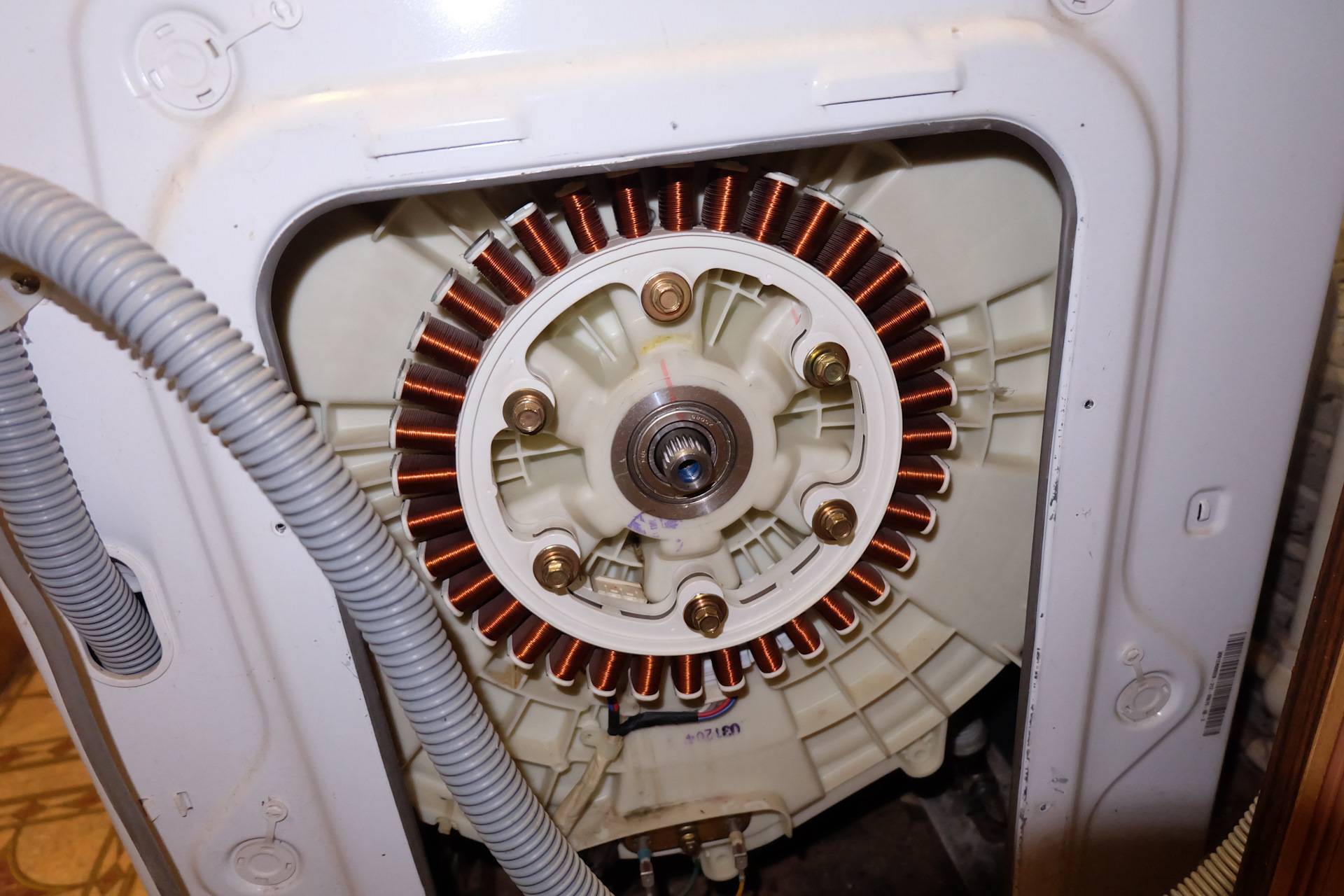 Как устроен двигатель стиральной машины: замена при поломке - точка j