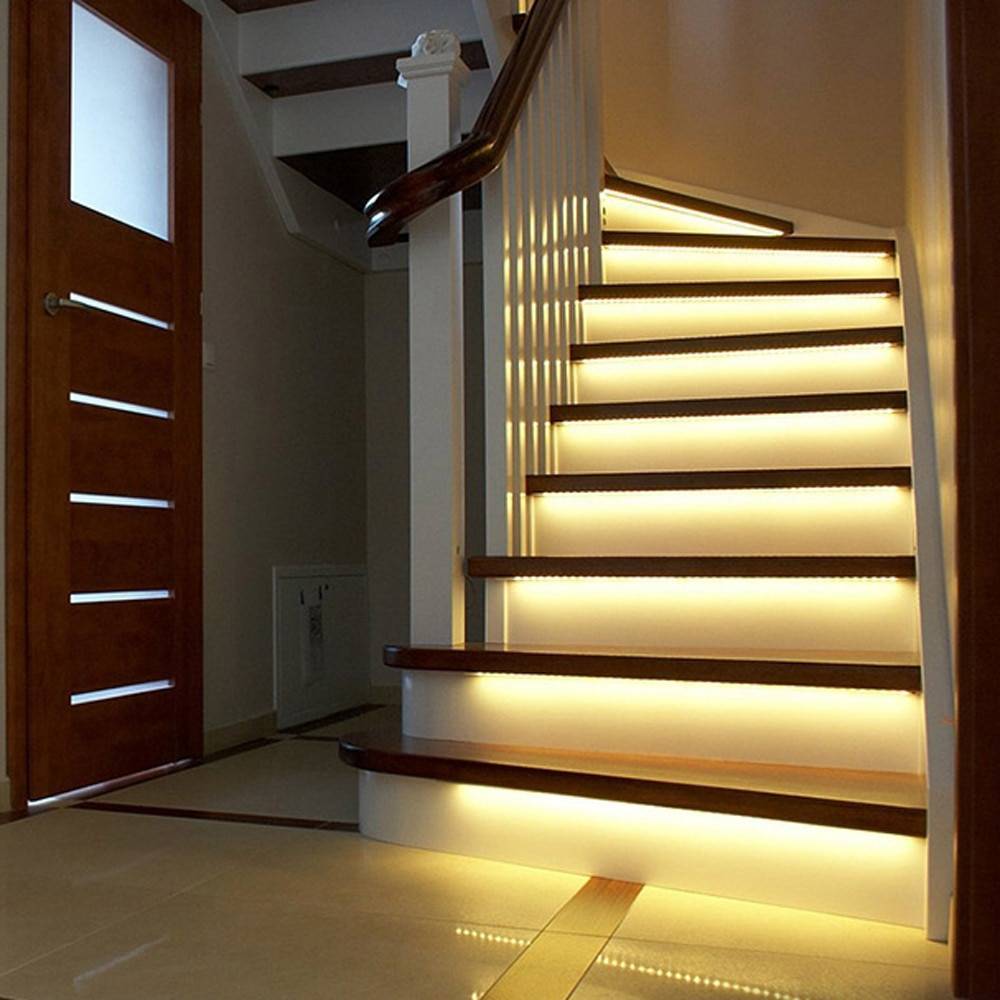 Подсветка лестницы светодиодной лентой - всё о лестницах