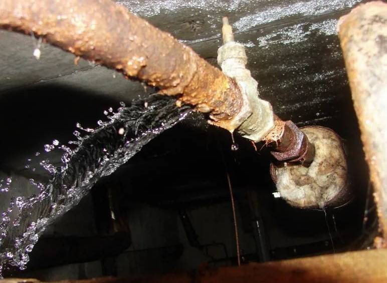 Почему гудят в квартире водопроводные трубы: причины и решение проблемы