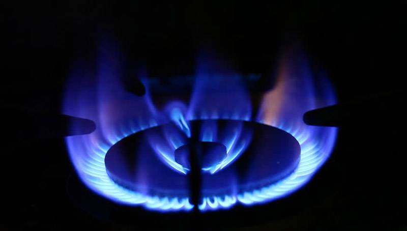 Почему газ горит красным пламенем на плите: от чего зависит цвет пламени - искра газ