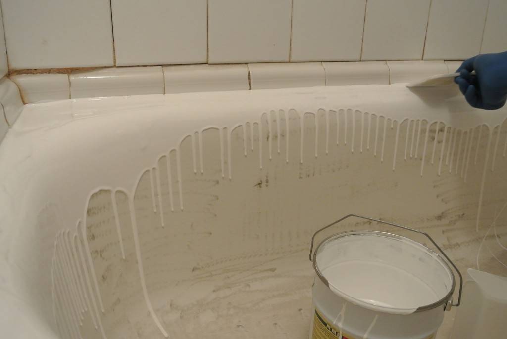 Покраска ванны в домашних условиях: чем можно покрасить внутри, эмаль или акрил, реставрация, видео
