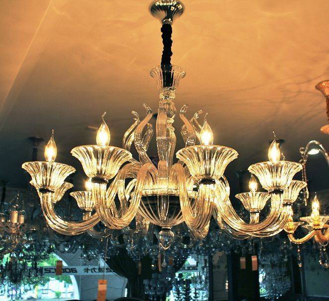Люстры из муранского стекла: итальянские потолочные и подвесные светильники
