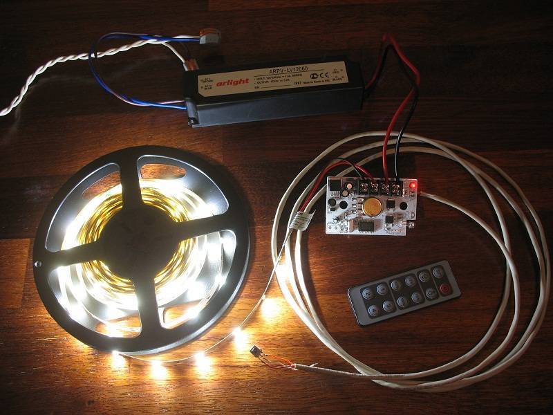 Как сделать подсветку пола - 3 простых способа. датчики движения, плинтус, неоновая и светодиодная лента - порядок монтажа.