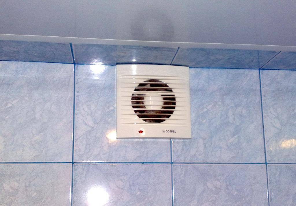 Установка и подключение вытяжного вентилятора в ванной или туалете своими руками