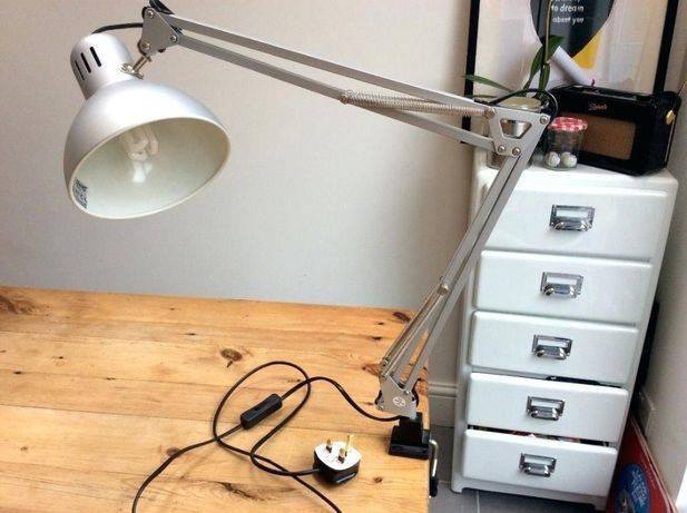 Как крепить настольную лампу к столу - постройка