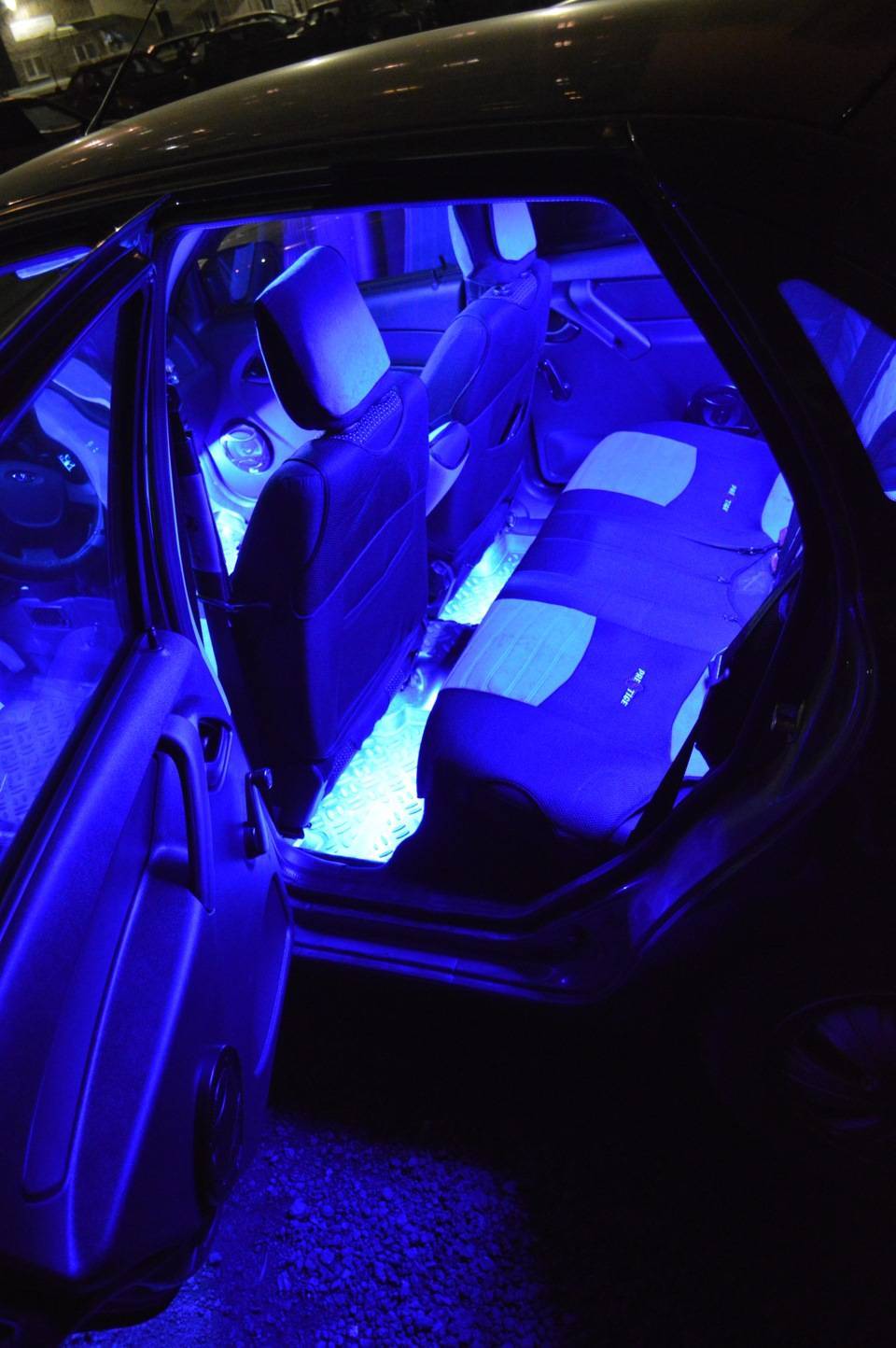 Как подключить светодиодную ленту в машине