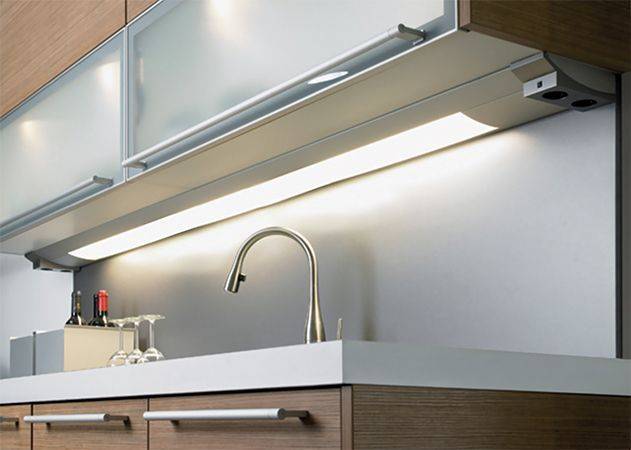 Cветодиодная подсветка под шкафы для кухни: секреты монтажа