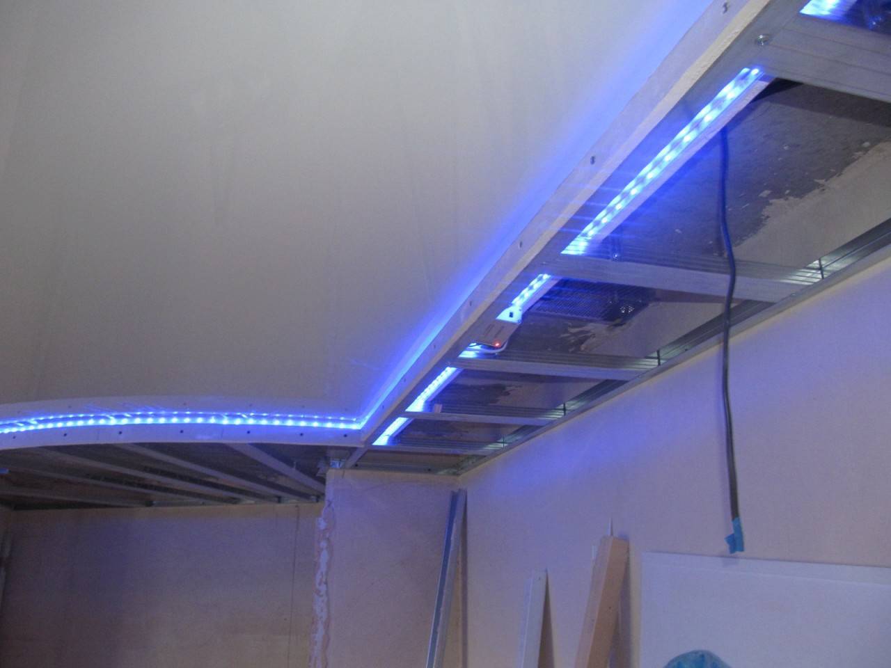 Устройство и монтаж потолков из гипсокартона с подсветкой, фото освещения в дизайне потолка