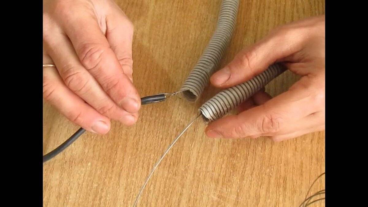 Как выполнить прокладку кабеля в гофре