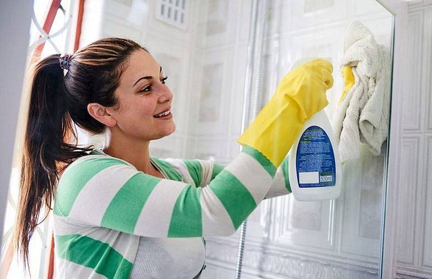 Чем отмывать душевую кабину, чистить в домашних условиях, чистящее средство амвей для мытья и чистки стекла, моющее от капель