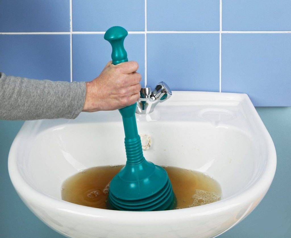 Почему в ванной пахнет канализацией? причины и способы предотвращения