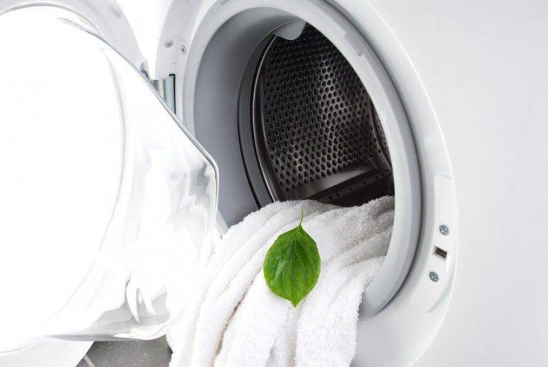 Как избавиться от запаха в стиральной машине-автомате: причины почему внутри воняет плесенью или сыростью + способы убрать неприятные проявления